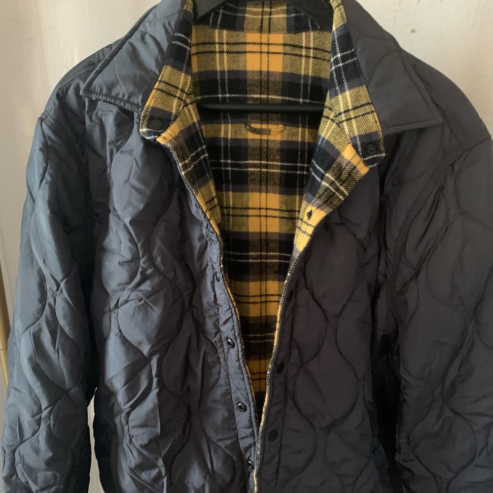 💥NEW WITH TAGS - Levi’s reversible flannel style jacket